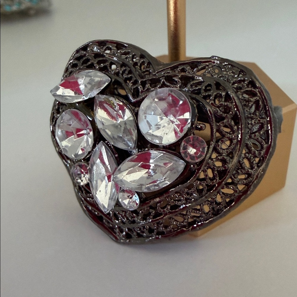 Heart Brooch - Picture 2 of 4